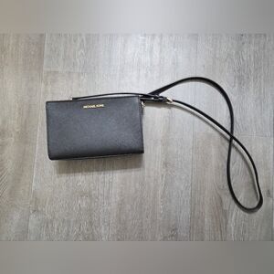 Michael Kors Elegant Black Crossbody Bag